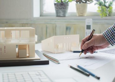 Wie laufen die einzelnen Bauphasen eines Massivhauses ab?